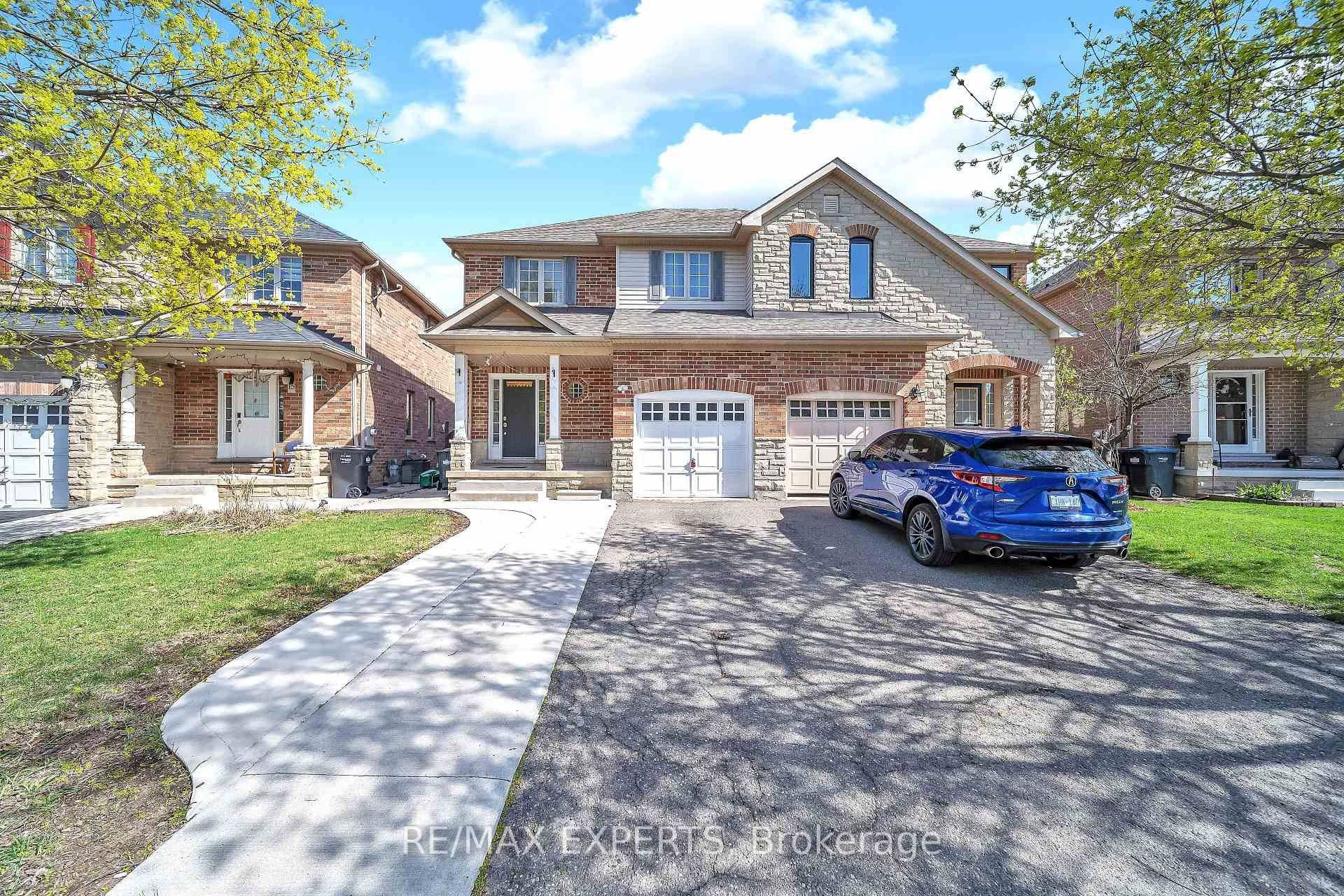 Brampton, ON L7A 1V5,13 Stable Gate