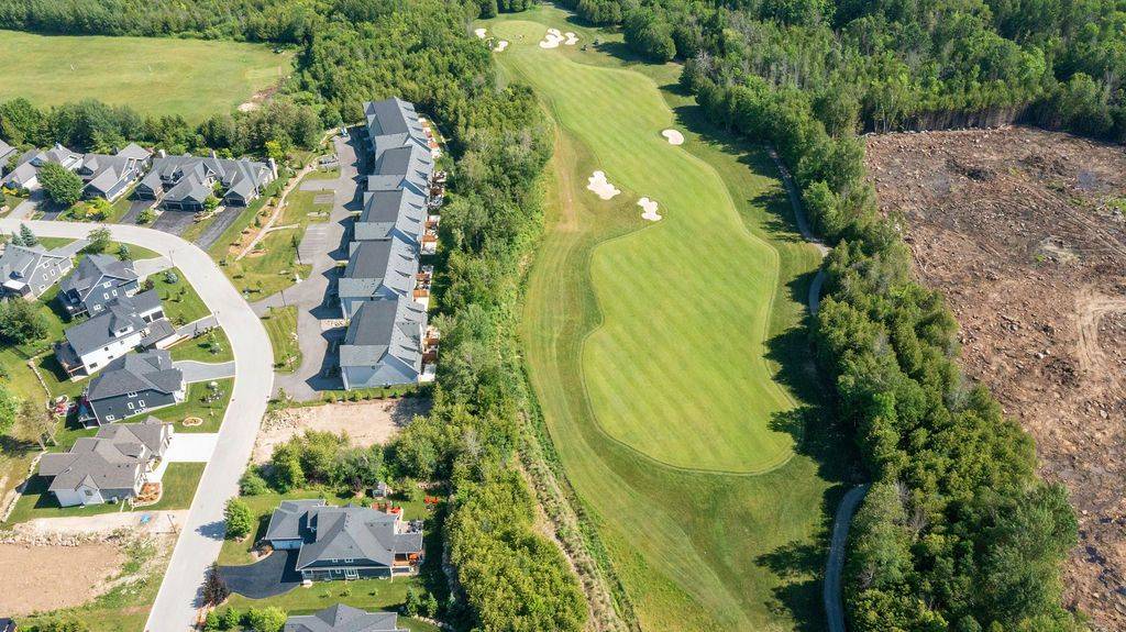 Blue Mountains, ON N0H 2P0,144 Landry LN