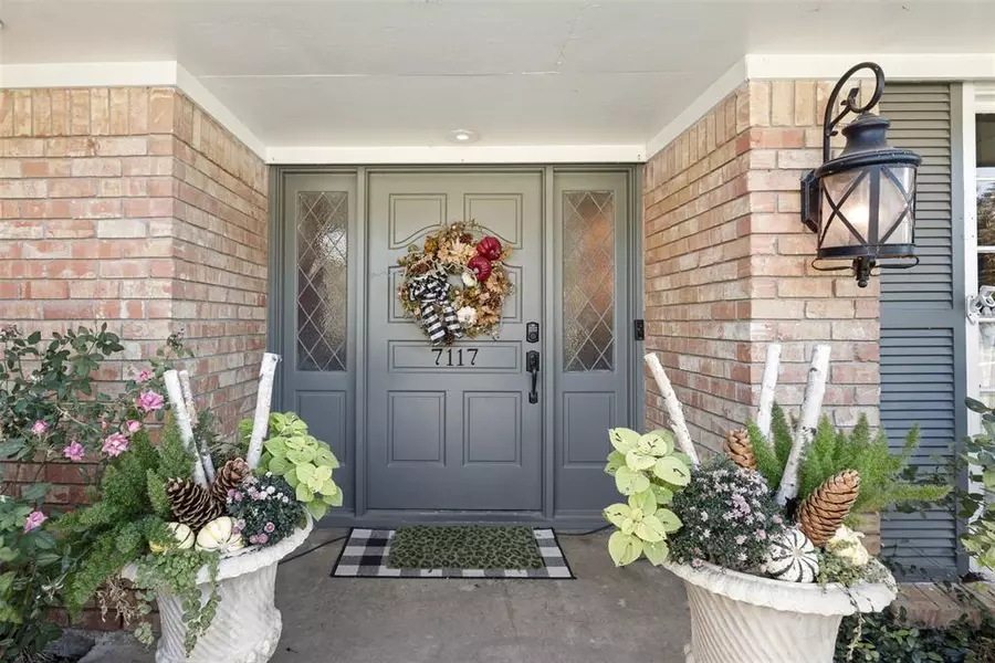 7117 Serrano Drive, Benbrook, TX 76126