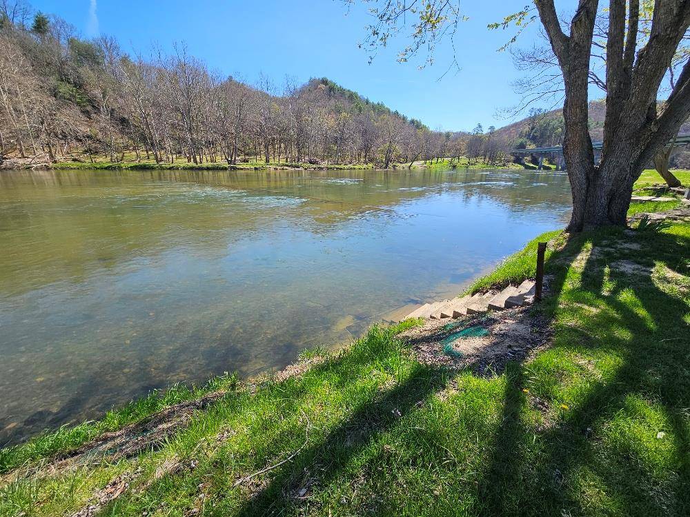TBD Grayson Pkwy, Independence, VA 24348