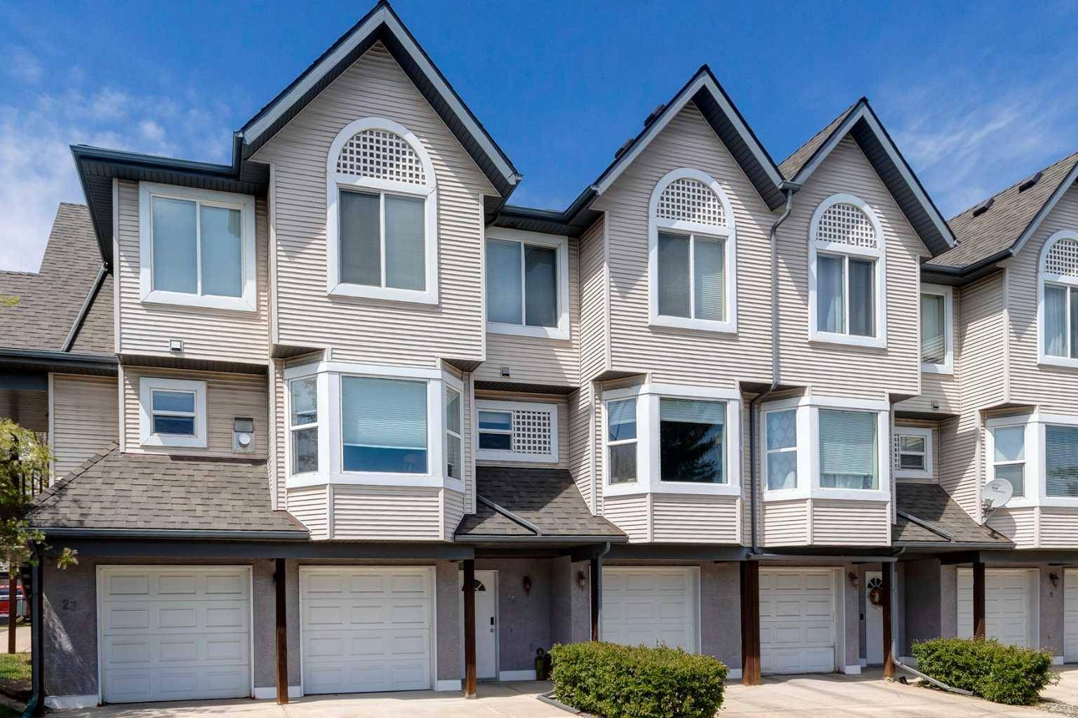 15 Sandarac WAY NW, Calgary, AB T3K 5B4