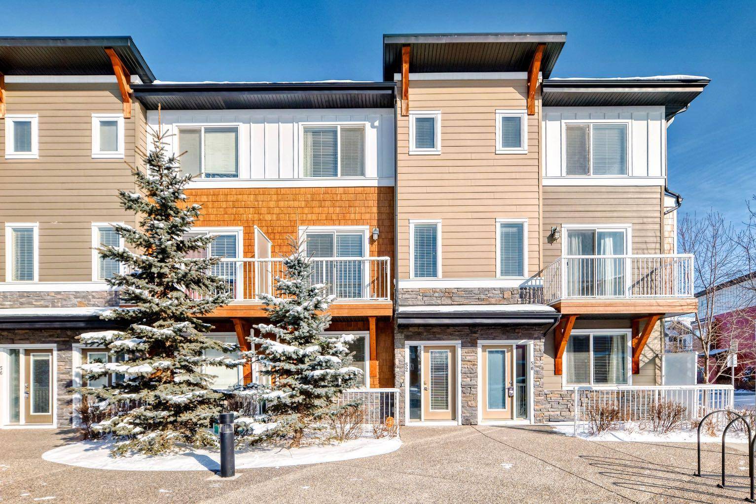 Chestermere, AB T1X0Z5,111 Rainbow Falls Gate #52
