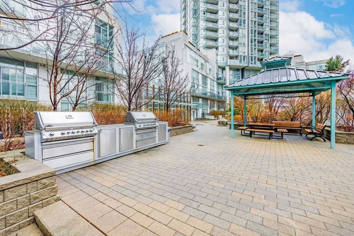 Mississauga, ON L5B 3Y5,220 Burnhamthorpe RD W #204