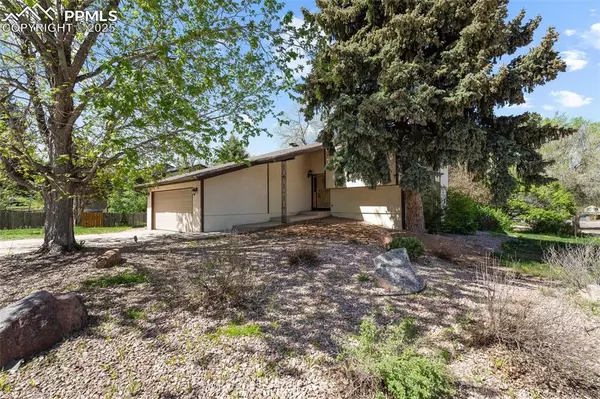 3090 Oro Blanco DR, Colorado Springs, CO 80917