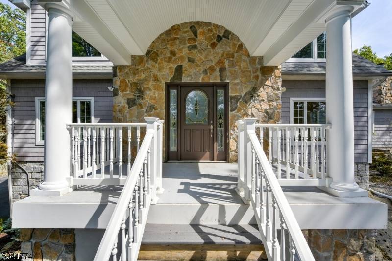 Kinnelon Boro, NJ 07405,43 Brush Hill Rd