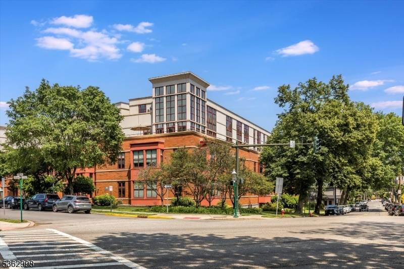 Glen Ridge Boro Twp., NJ 07028,85 Park Ave #303