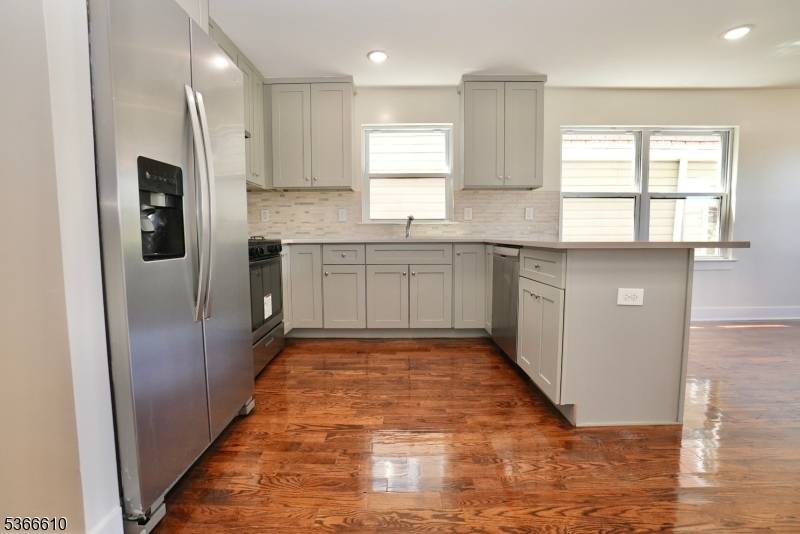 Newark City, NJ 07103,478 S 16Th St #2