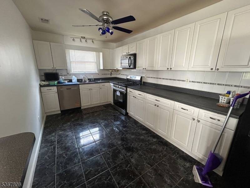 Elizabeth City, NJ 07208,1356 North Ave