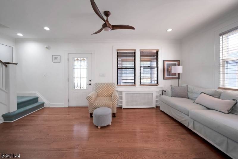Lyndhurst Twp., NJ 07071,404 Forest Ave