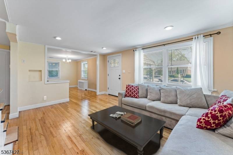 Linden City, NJ 07036,837 Keep St