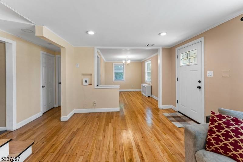 Linden City, NJ 07036,837 Keep St