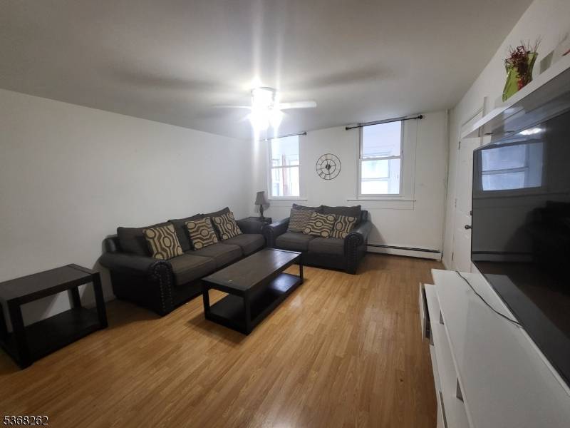 Elizabeth City, NJ 07206,72 4Th St