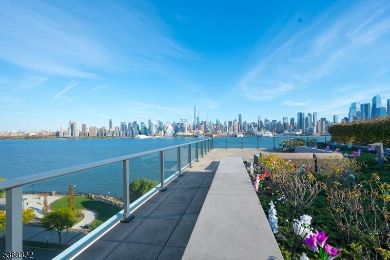 Weehawken Twp., NJ 07086,1200 Ave Port Imp705 #705