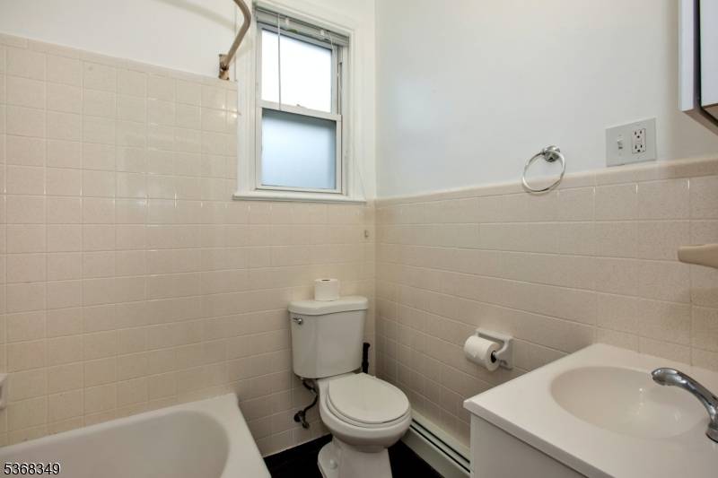Jersey City, NJ 07307,3361 John F Kennedy Blvd