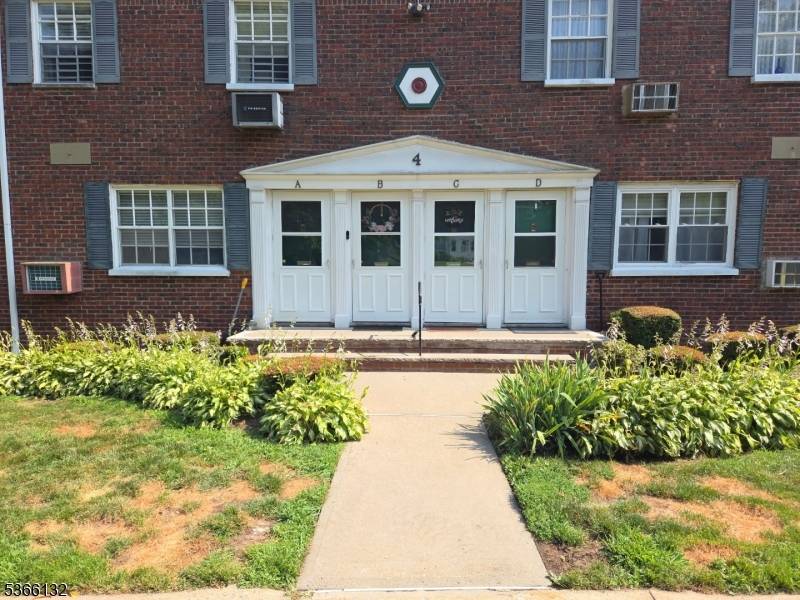 4A W Roselle Ave, Roselle Park Boro, NJ 07204