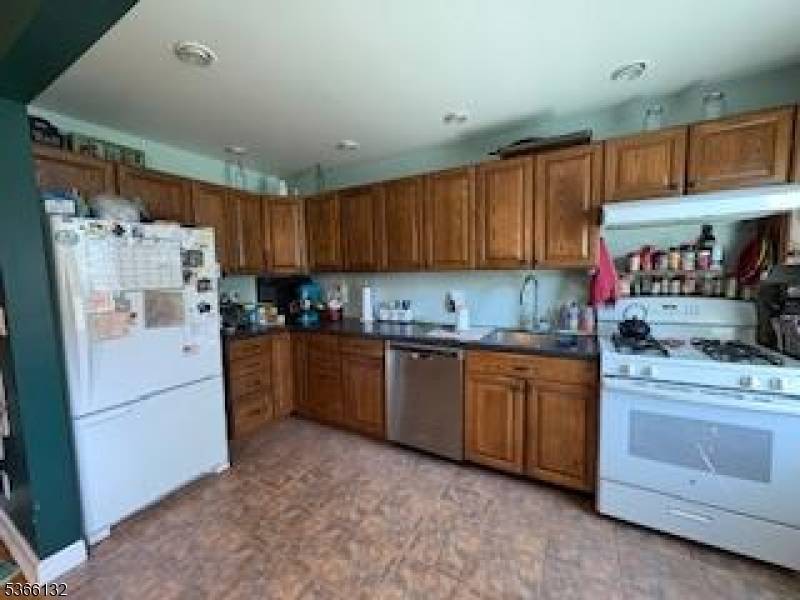 Roselle Park Boro, NJ 07204,4A W Roselle Ave