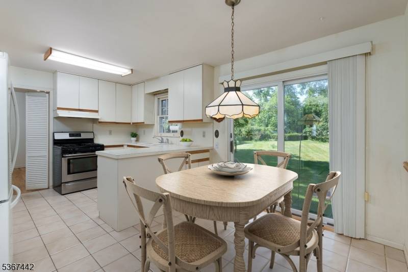 Montgomery Twp., NJ 08558,12 Brookside Dr