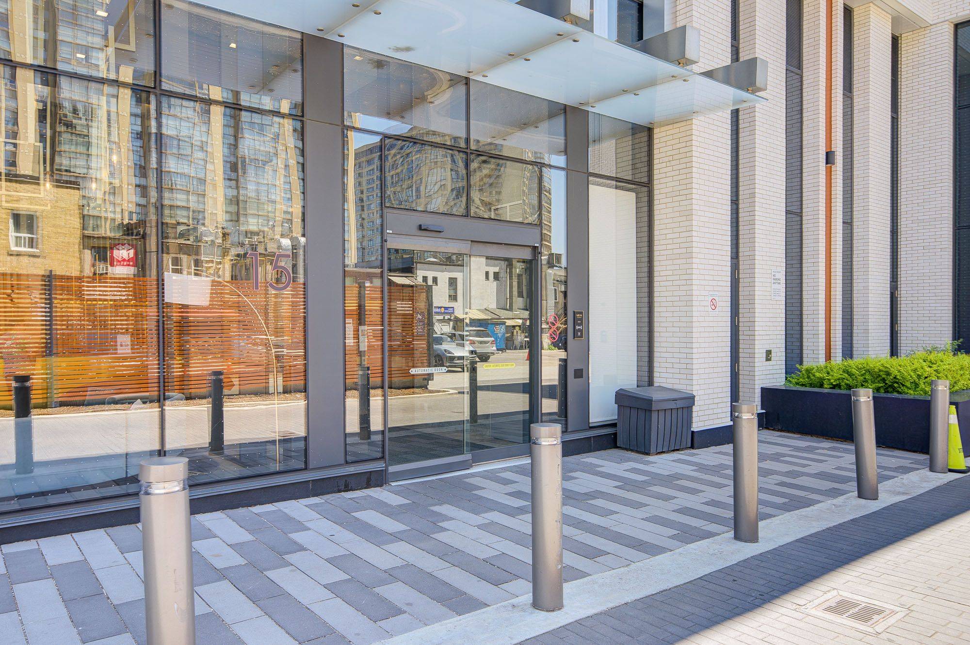 Toronto C14, ON M2N 0L4,15 Holmes AVE #2807