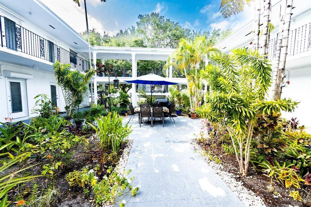 Hollywood, FL 33021,[StreetName,UnitNumber,StreetNumber,StreetDirPrefix]