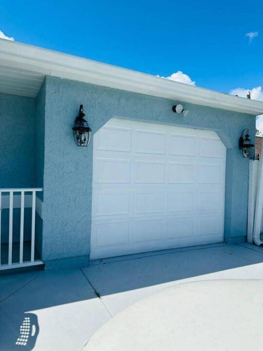 Port St Lucie, FL 34983,332 NE Surfside Ave