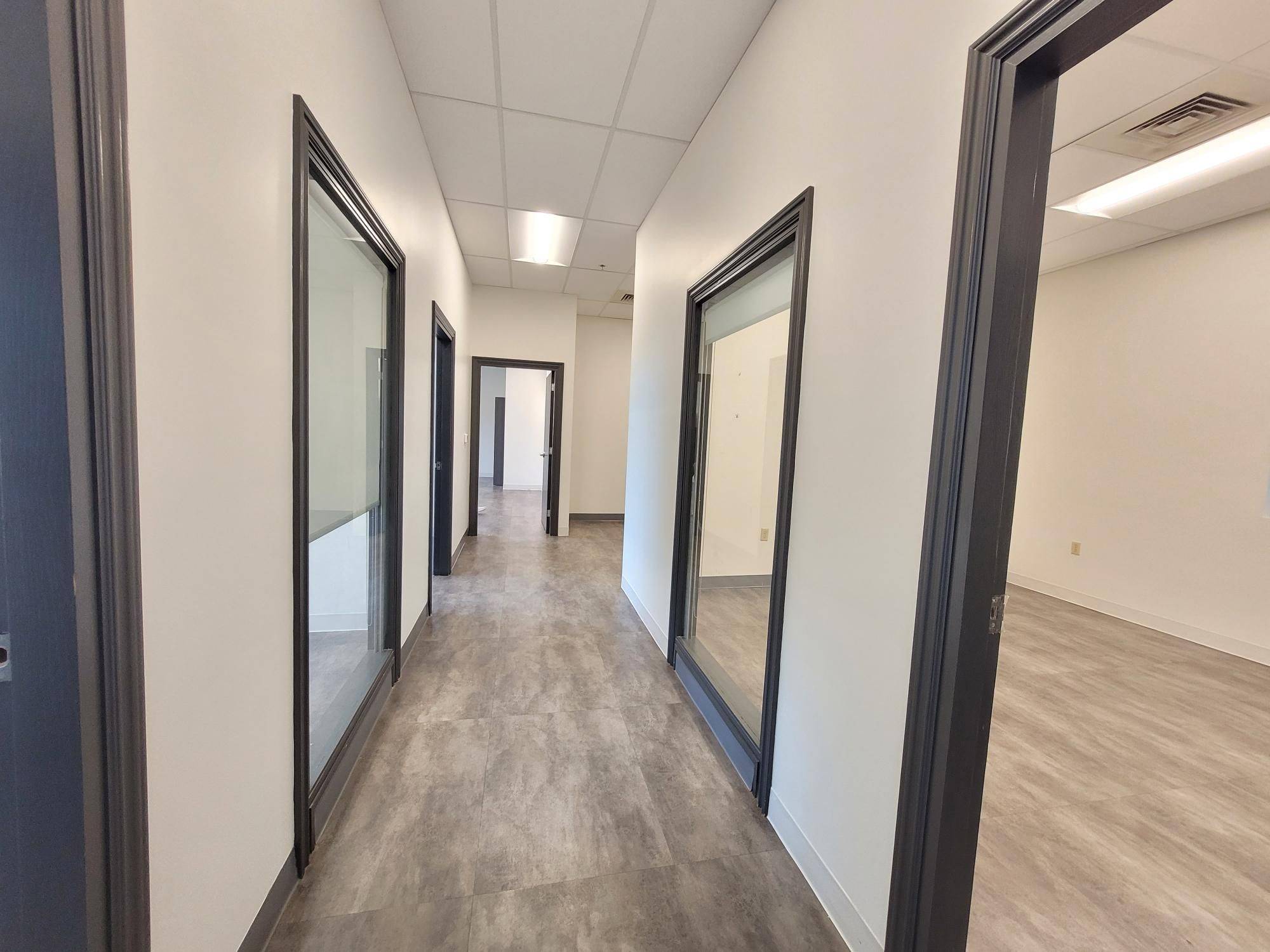 Vaughan, ON L4K 4E2,120 Applewood CRES