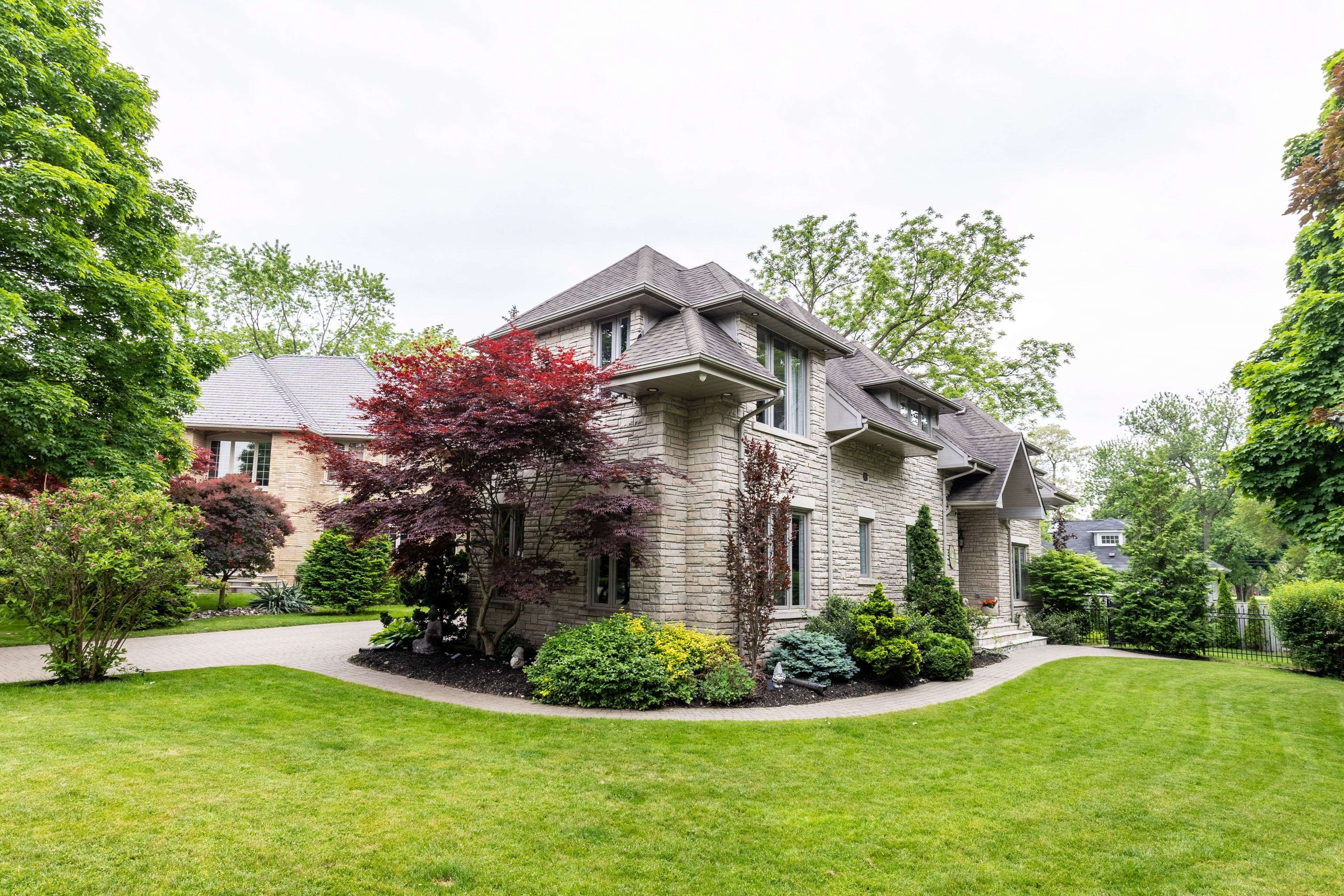 Mississauga, ON L5H 4J3,1390 Meadow Green CT