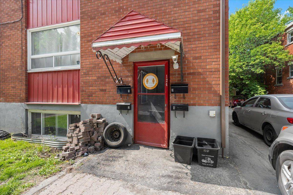 Vanier And Kingsview Park, ON K1L 5C9,124 Lebrun ST