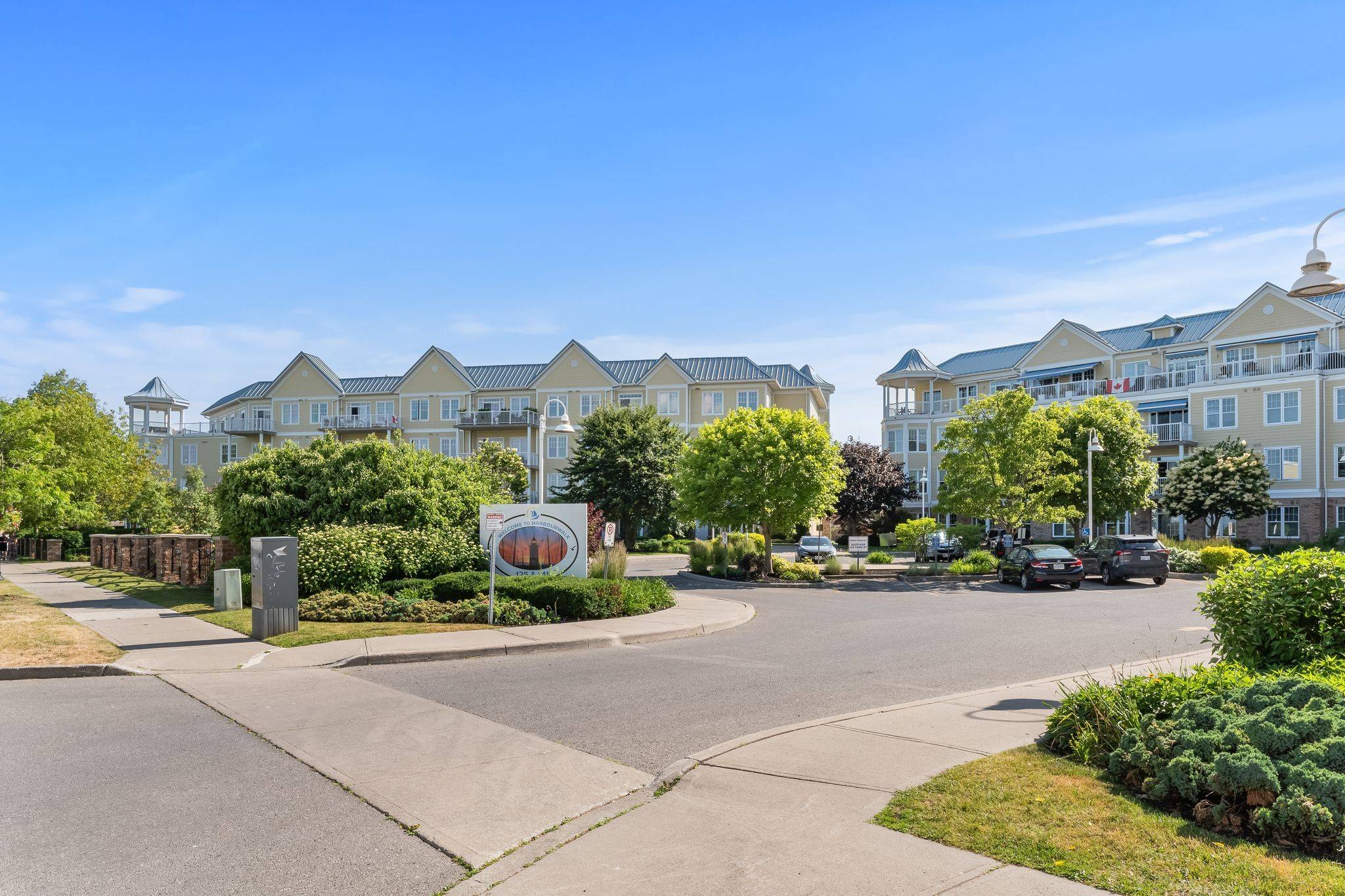 Cobourg, ON K9A 5W9,125 Third ST #407