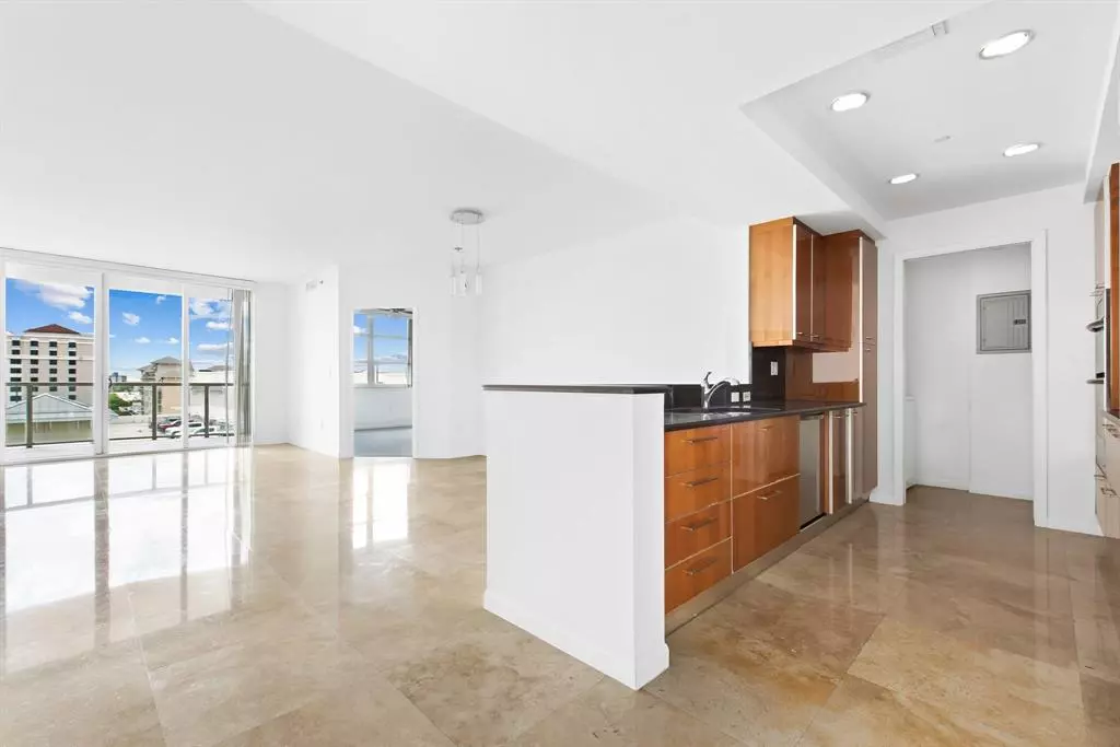 Fort Lauderdale, FL 33316,1819 SE 17th St #803