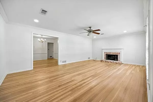 Fort Worth, TX 76116,6424 Waverly Way
