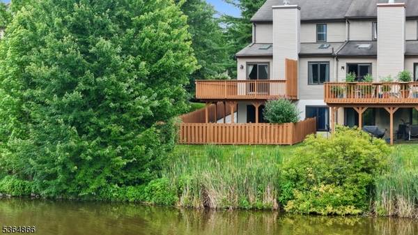 56 Elm Ter, Raritan Twp., NJ 08822