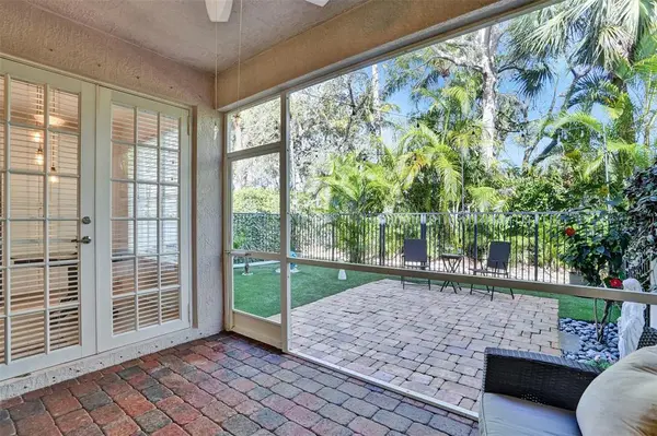 Hypoluxo, FL 33462,103 Las Brisas Cir #103