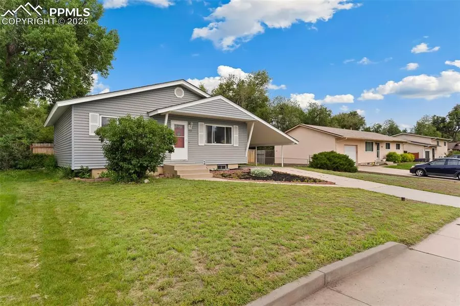 1431 Luna DR, Fountain, CO 80817