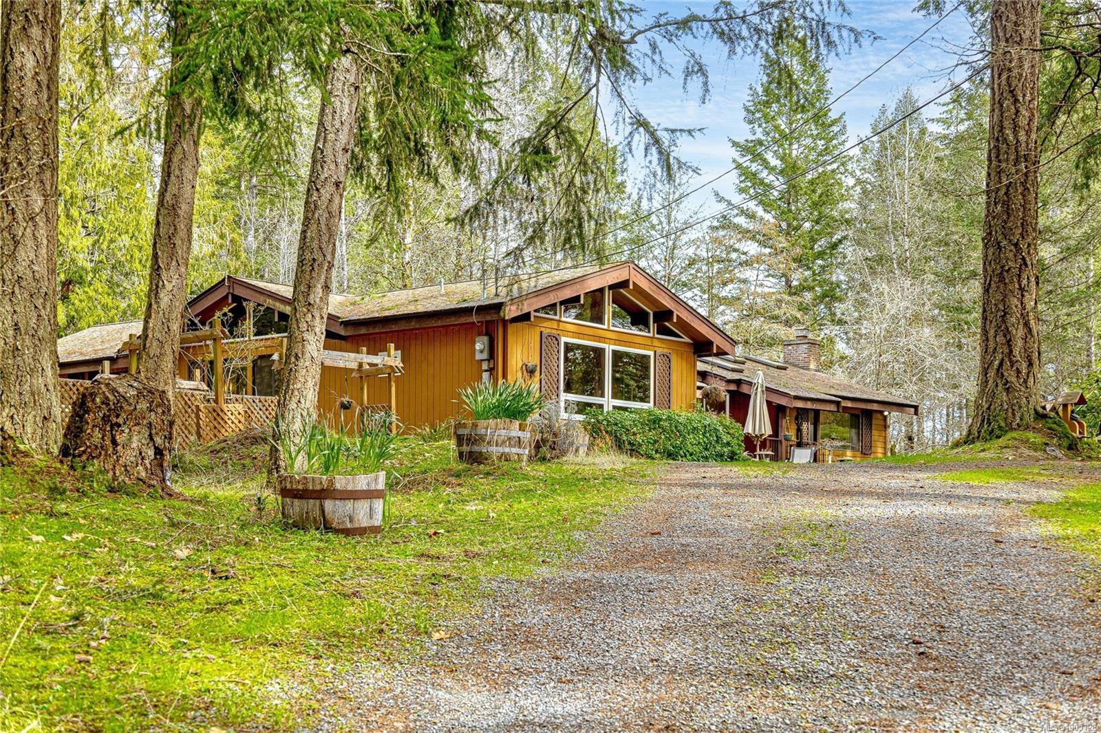 Highlands, BC V9E 1H5,2298 Munn Rd