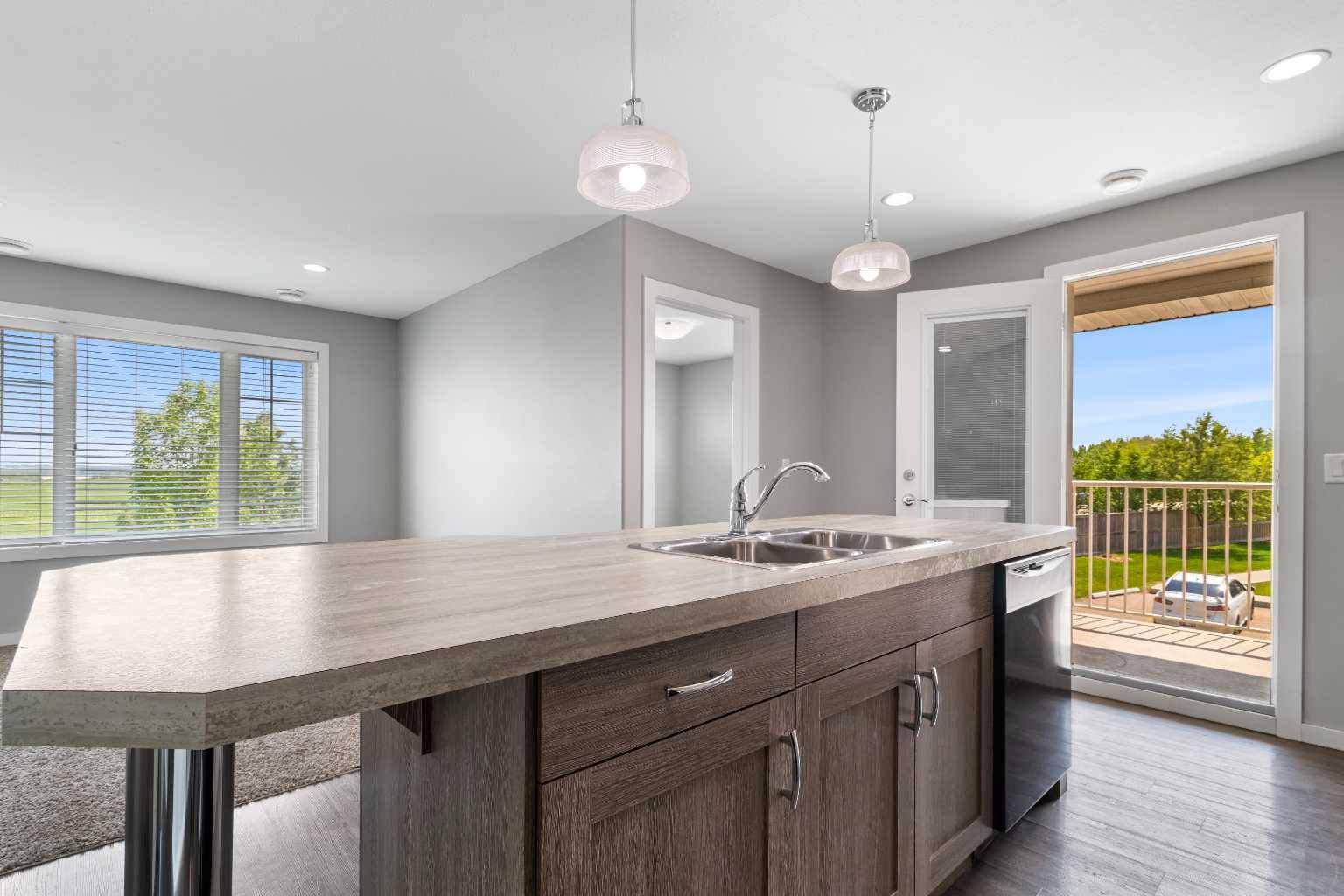 Sylvan Lake, AB T4S 0L9,44 Reid CT #203