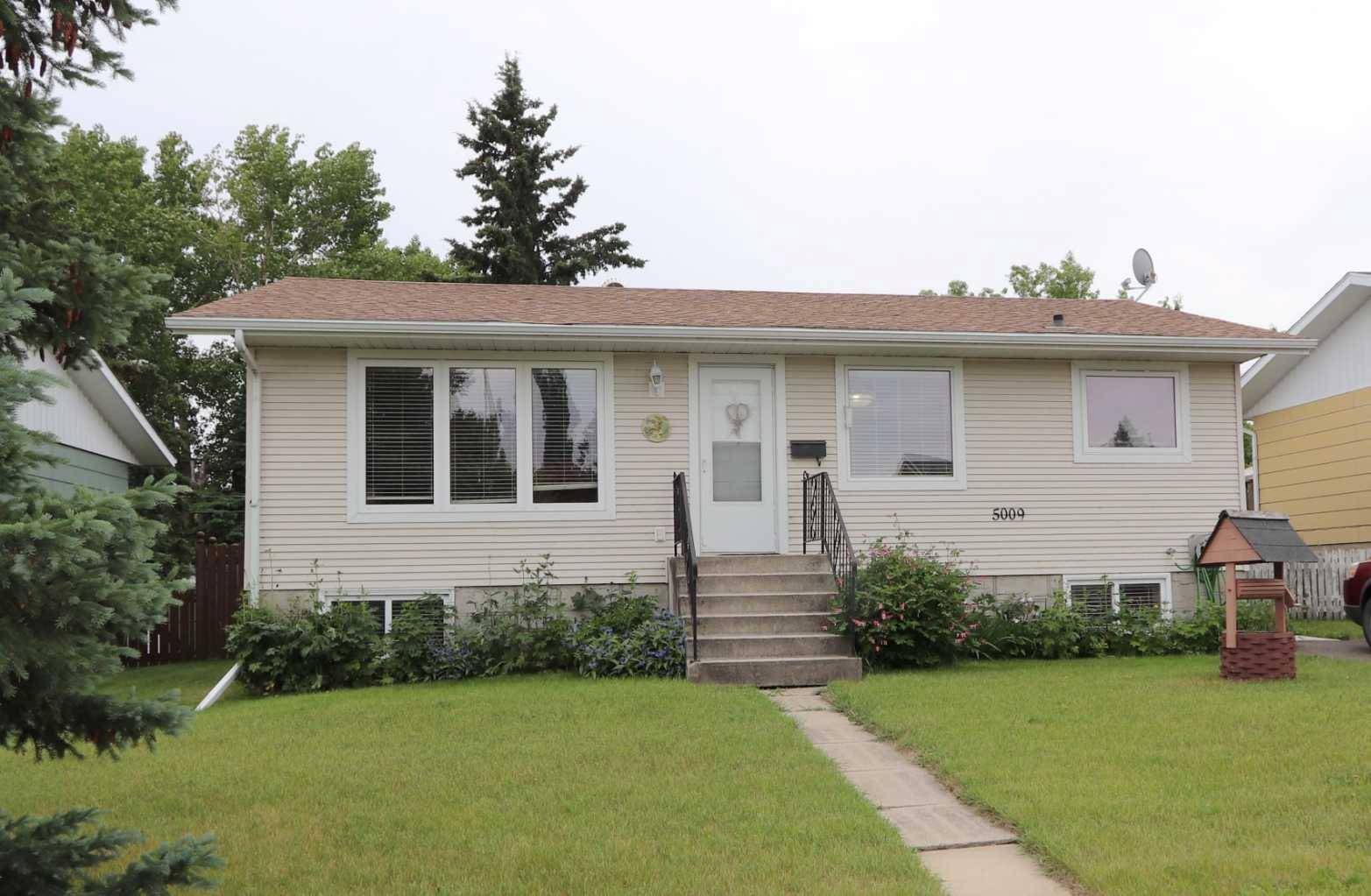 5009 61 Avenue Close, Ponoka, AB T4J 1E7