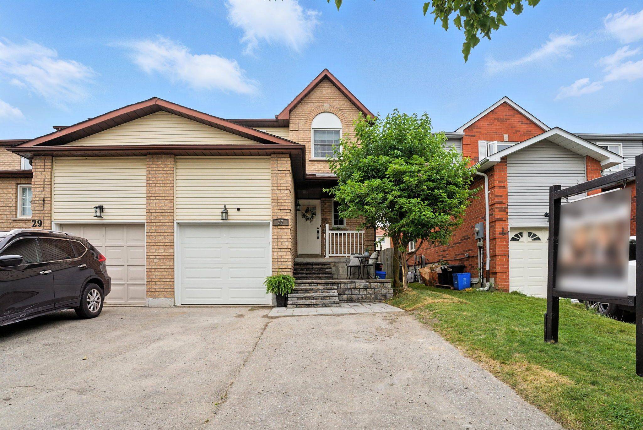 27 Moulton CT, Clarington, ON L1E 2W4