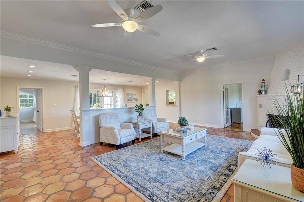 Delray Beach, FL 33444,[StreetName,UnitNumber,StreetNumber,StreetDirPrefix]