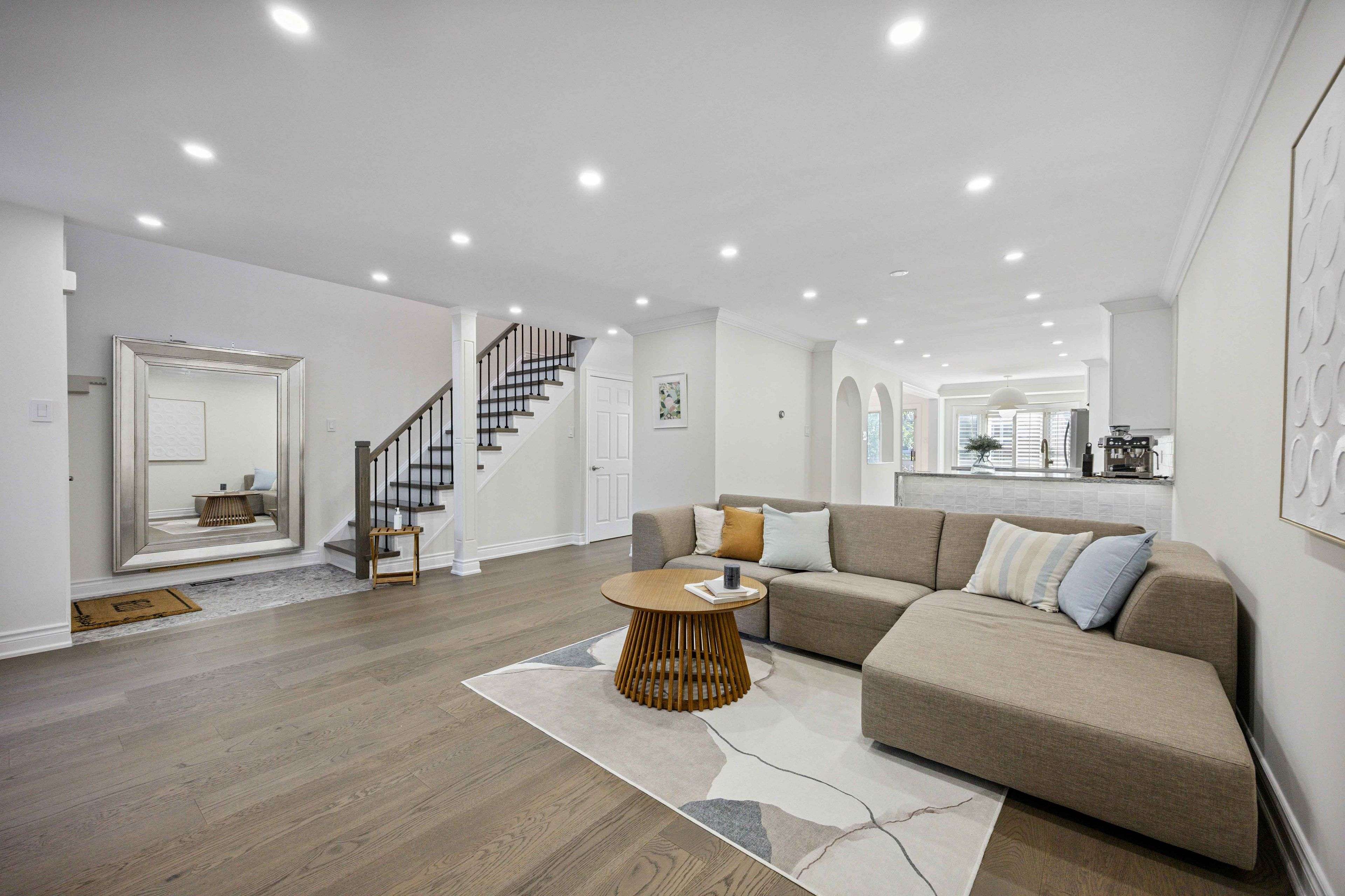 Vaughan, ON L4J 7P5,135 Brownstone CIR
