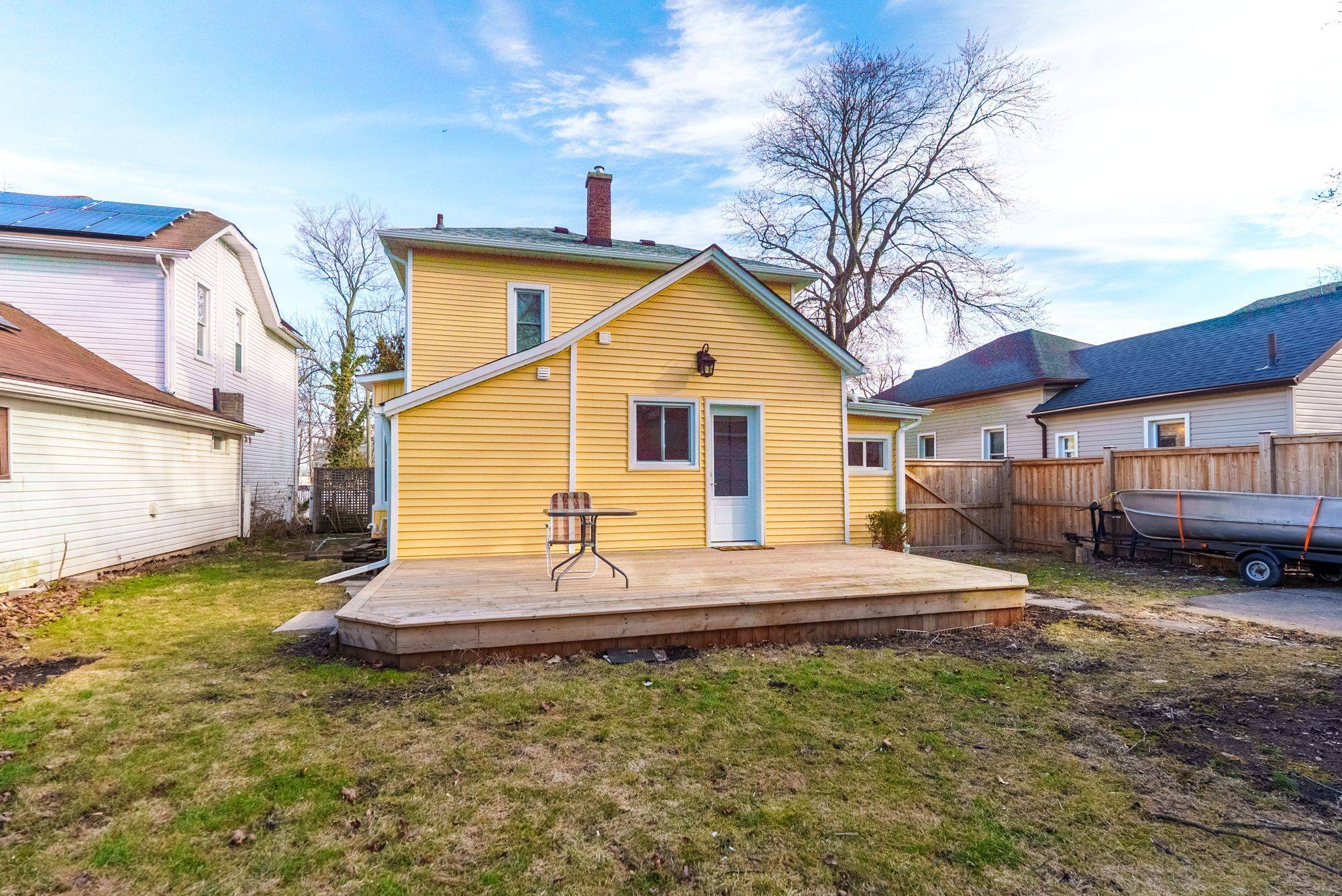 Niagara Falls, ON L2E 1H1,4326 Ellis ST
