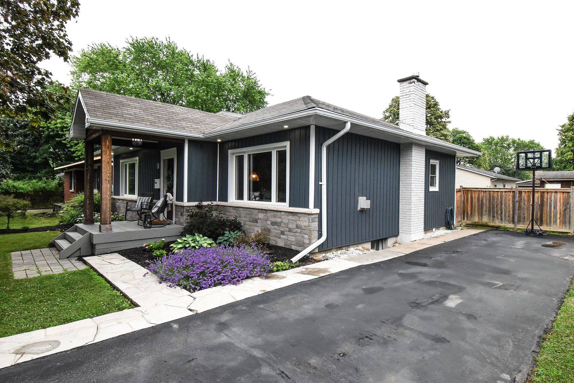 St. Catharines, ON L2N 3C5,5 Marsten DR