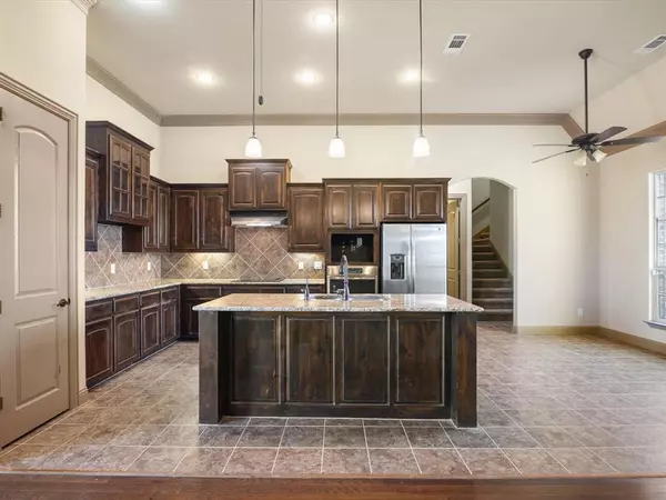 105 Timothy Lane, Decatur, TX 76234
