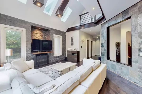 Toronto C07, ON M2M 1C7,44 Tefley RD