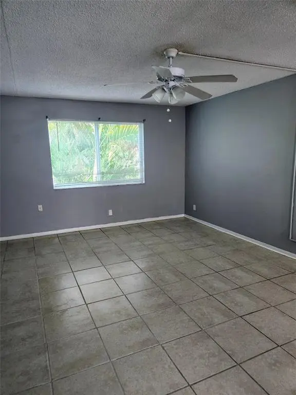 Fort Lauderdale, FL 33316,1320 Miami Rd #8