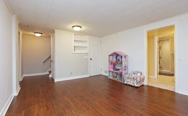 Richmond Hill, ON L4C 2L8,76 Rockport CRES #Bsmt