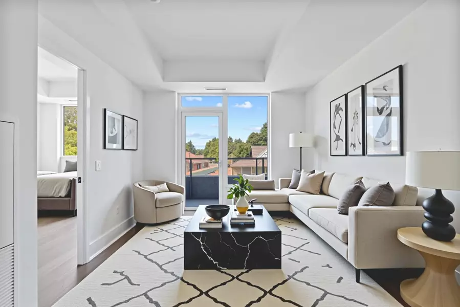 2075 King RD #237, King, ON L7B 0R6
