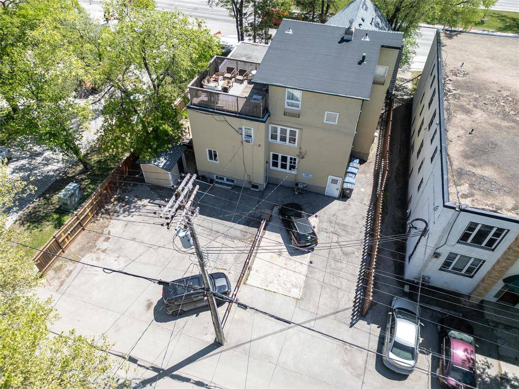 Winnipeg, MB R2H 0G6,293 Provencher BLVD