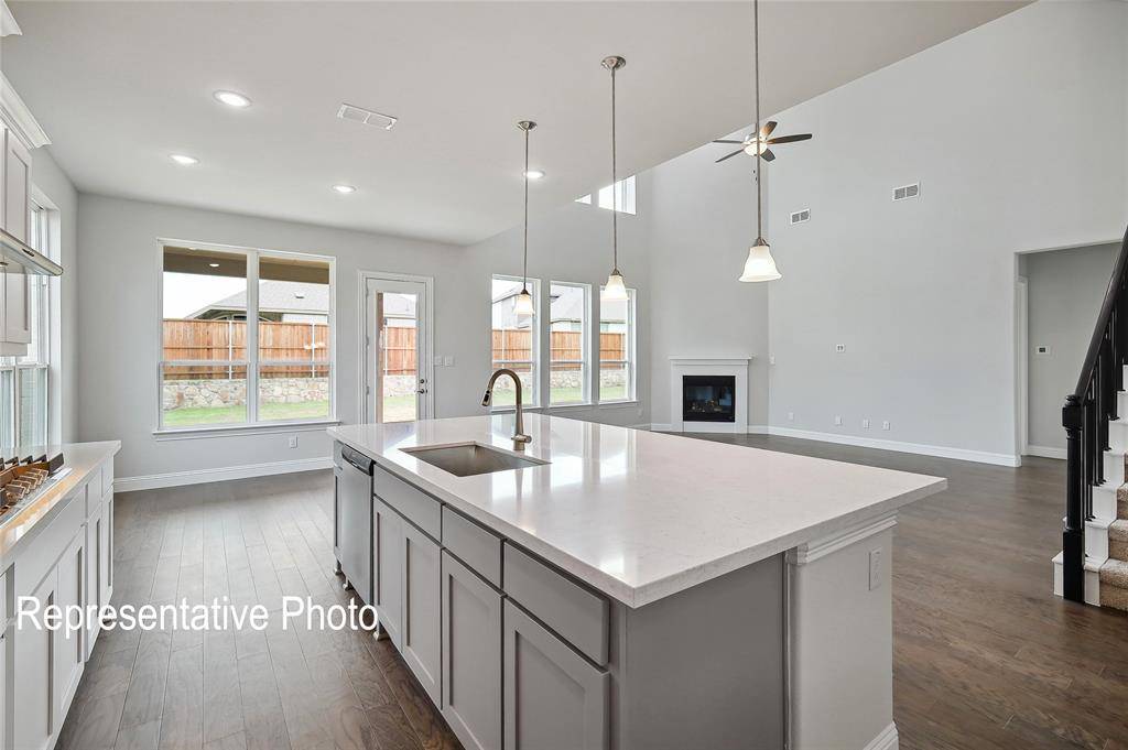Waxahachie, TX 75167,565 Flint Road