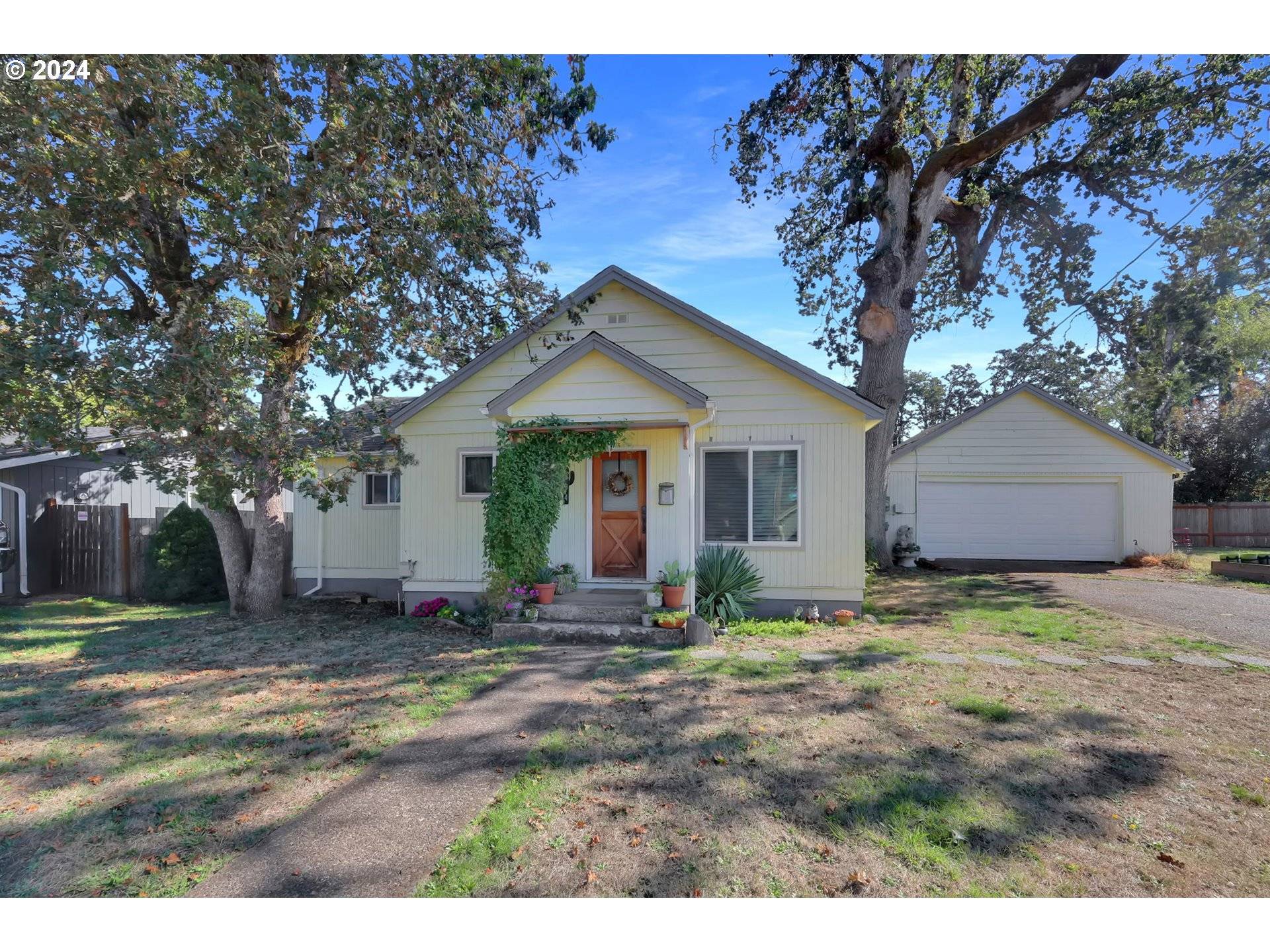 Cottage Grove, OR 97424,334 N 8th ST