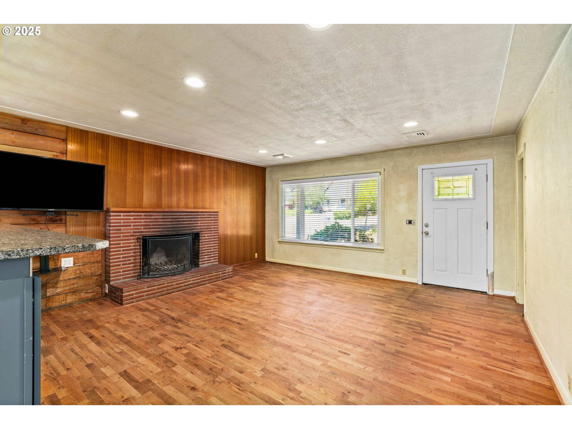 Roseburg, OR 97471,1595 NW BEAUMONT AVE